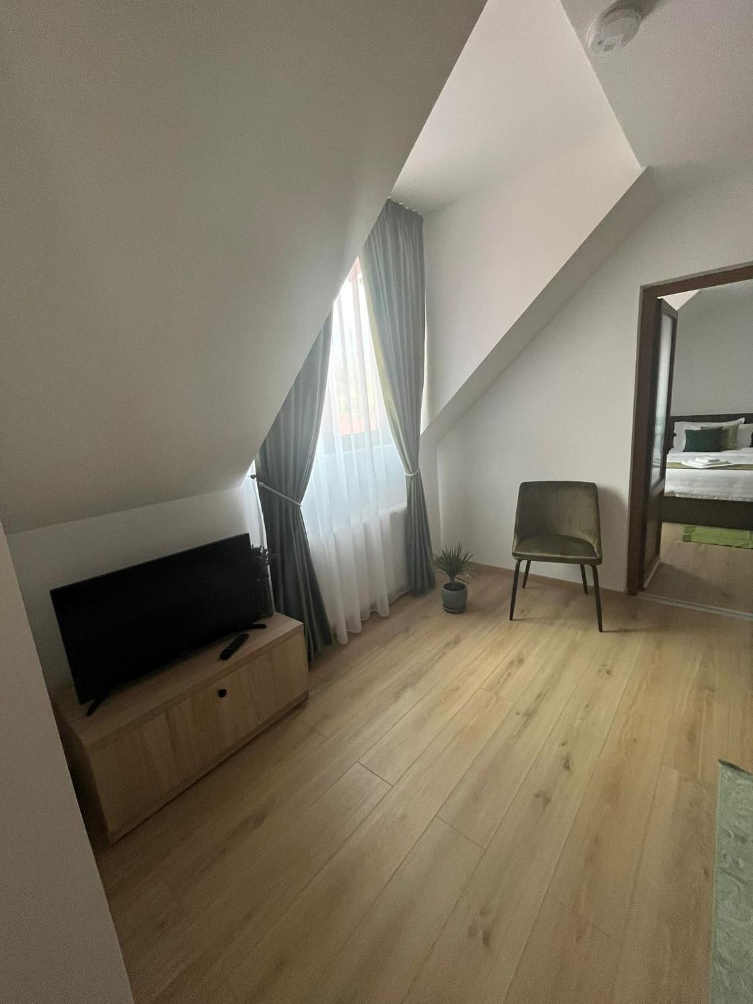 Kilometru108 Otel Leordina Dış mekan fotoğraf