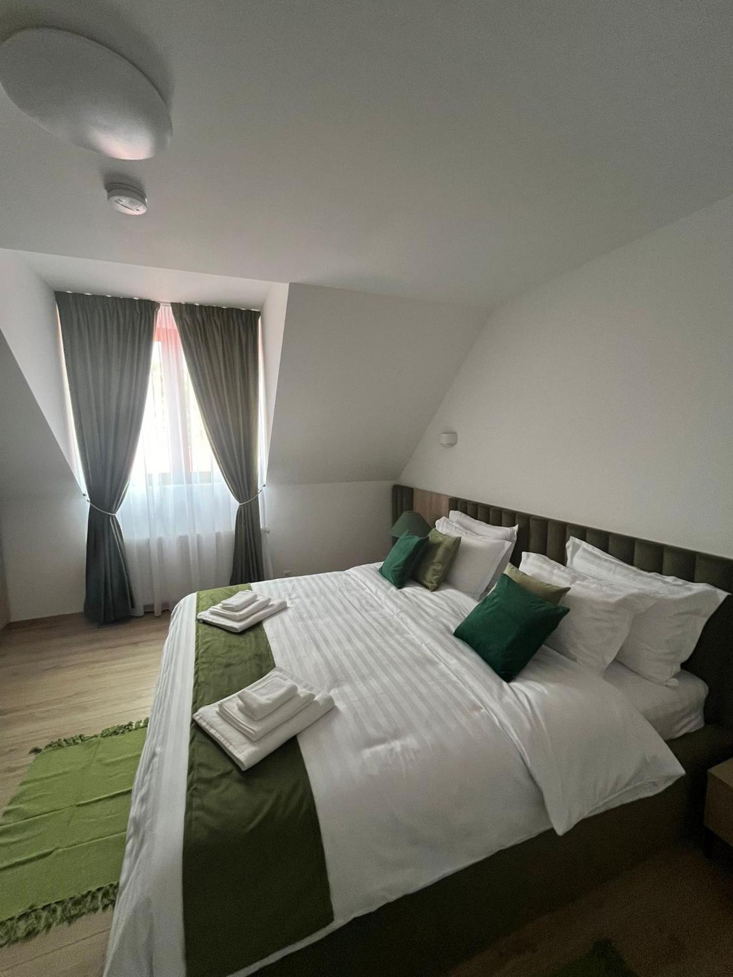 Kilometru108 Otel Leordina Dış mekan fotoğraf