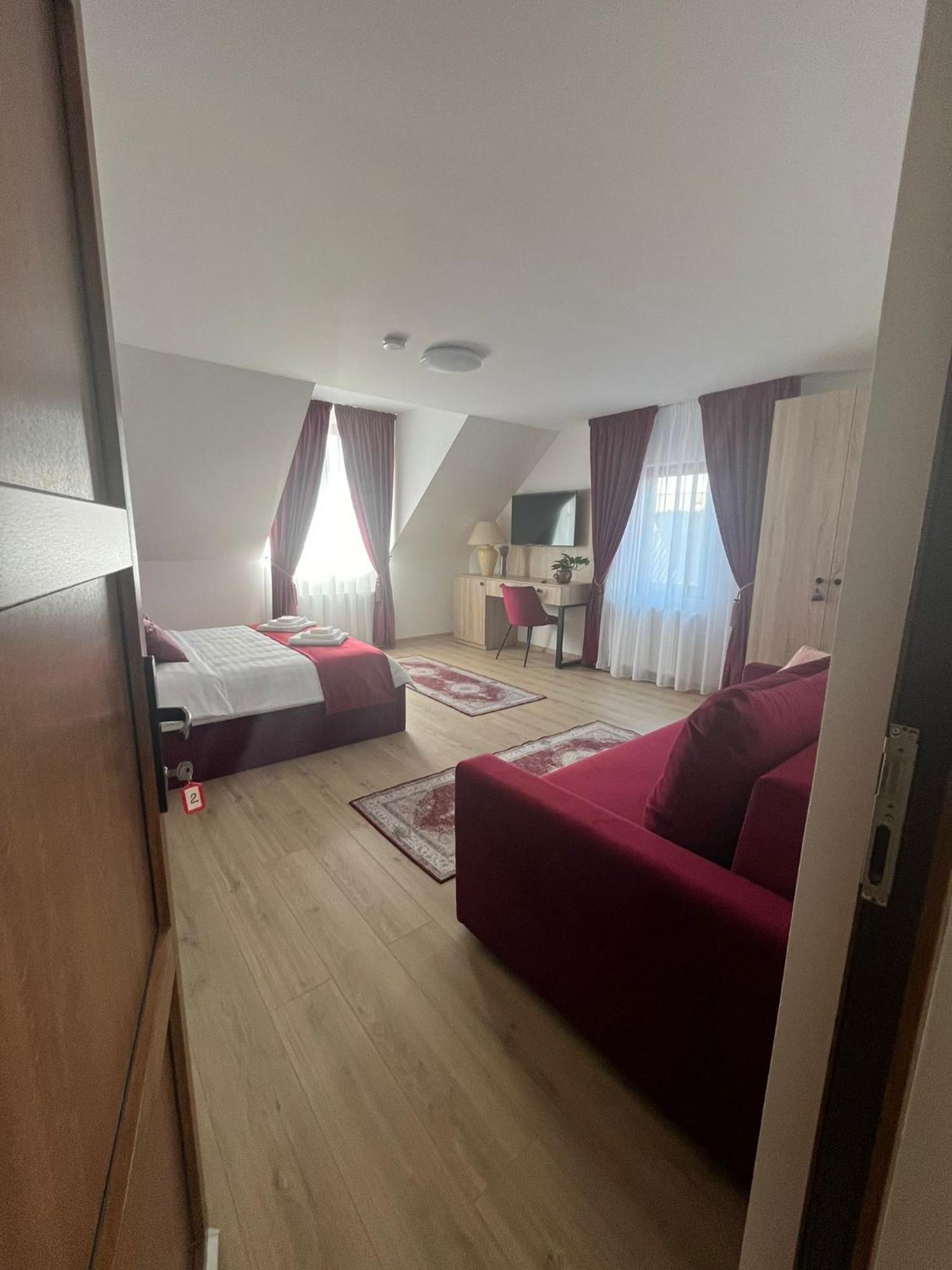 Kilometru108 Otel Leordina Dış mekan fotoğraf
