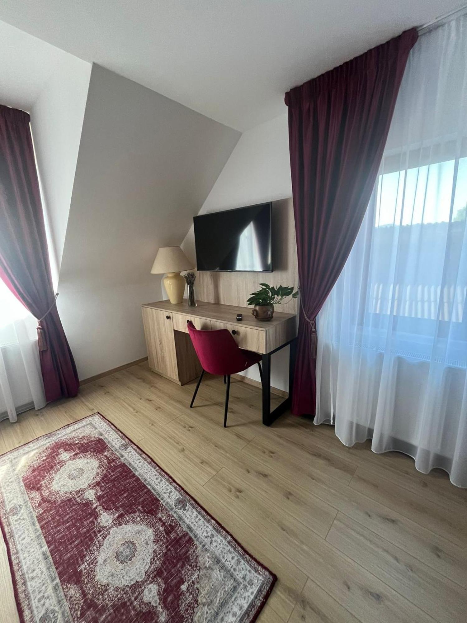 Kilometru108 Otel Leordina Dış mekan fotoğraf