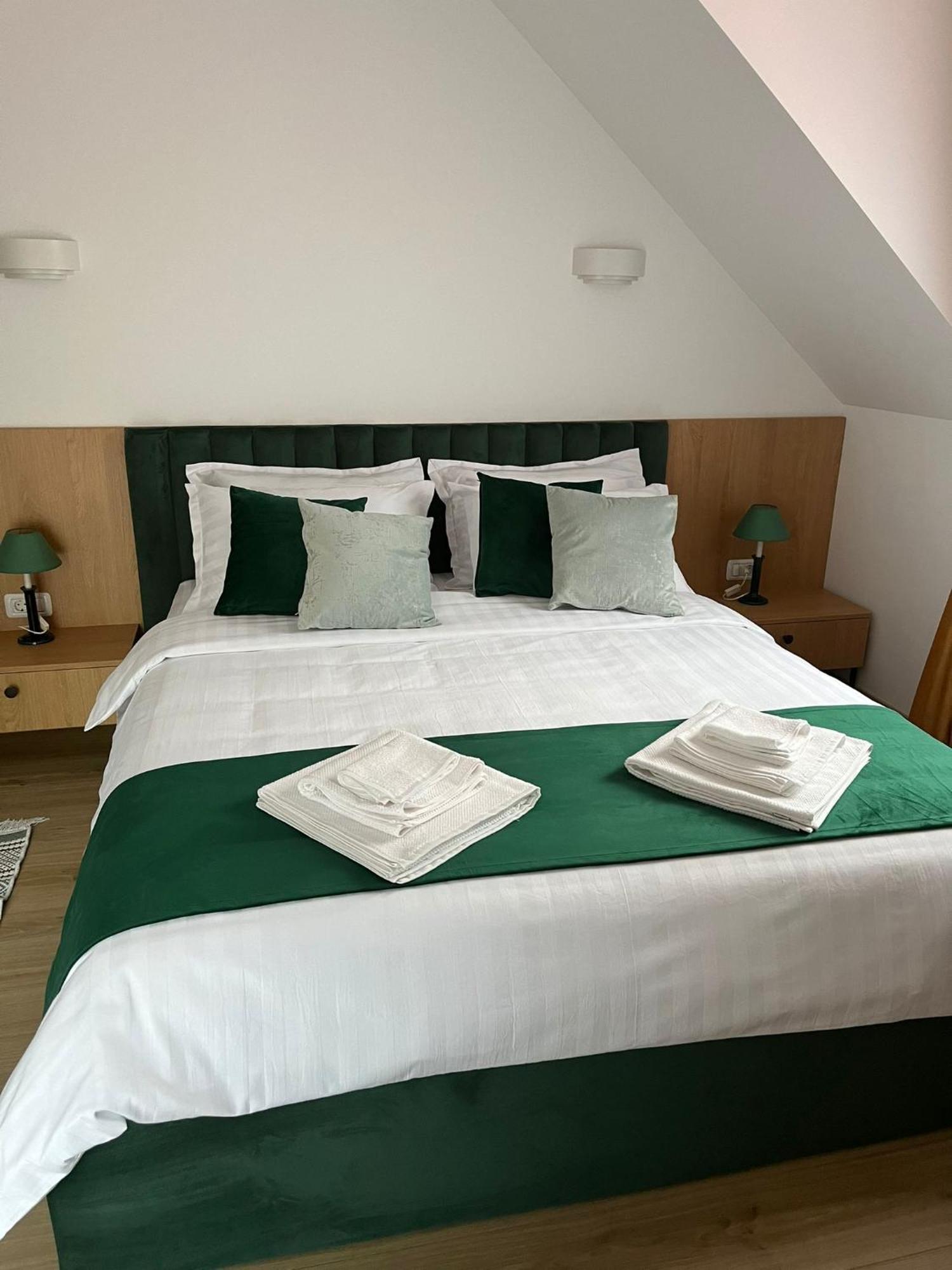 Kilometru108 Otel Leordina Dış mekan fotoğraf