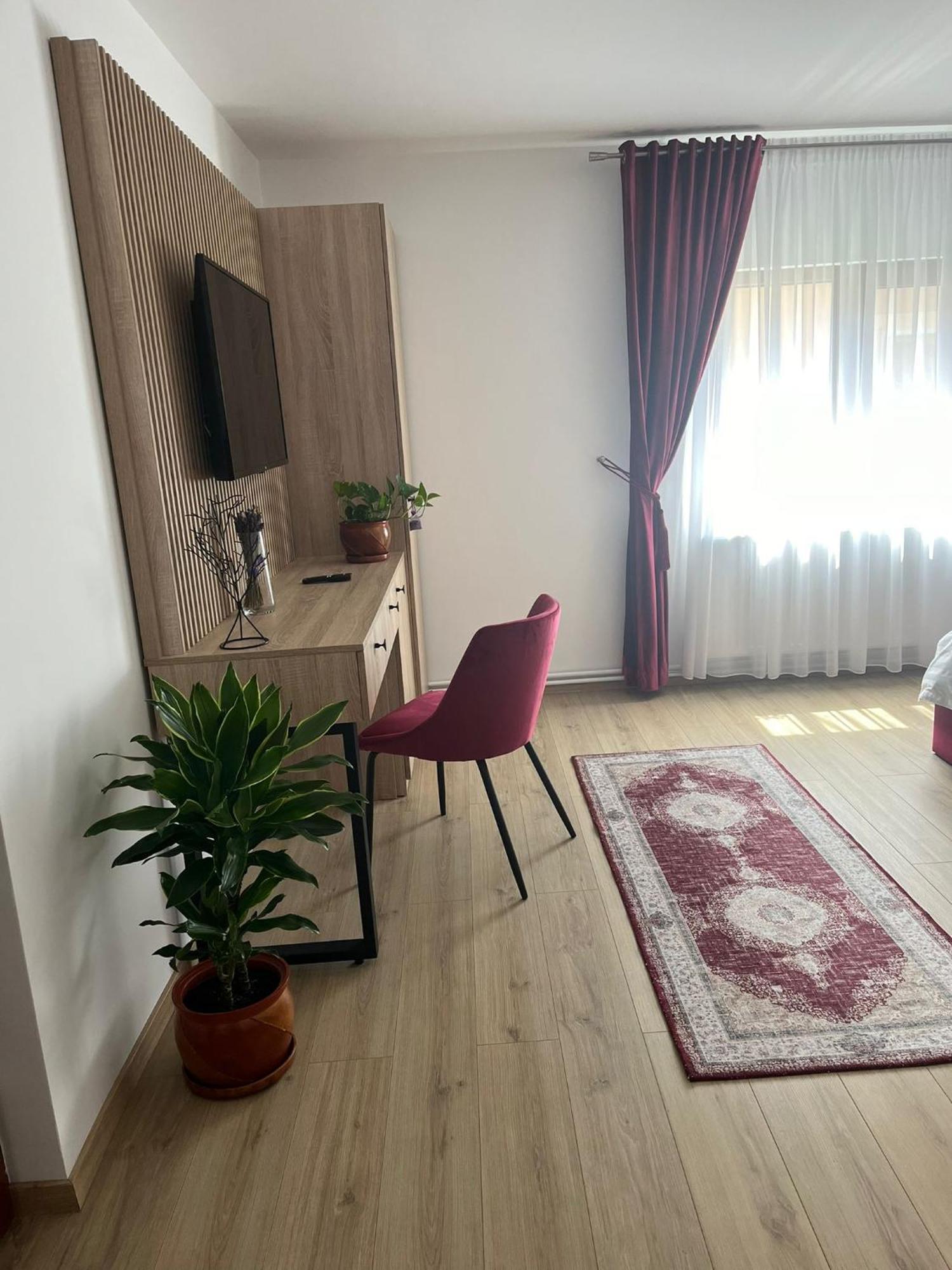Kilometru108 Otel Leordina Dış mekan fotoğraf