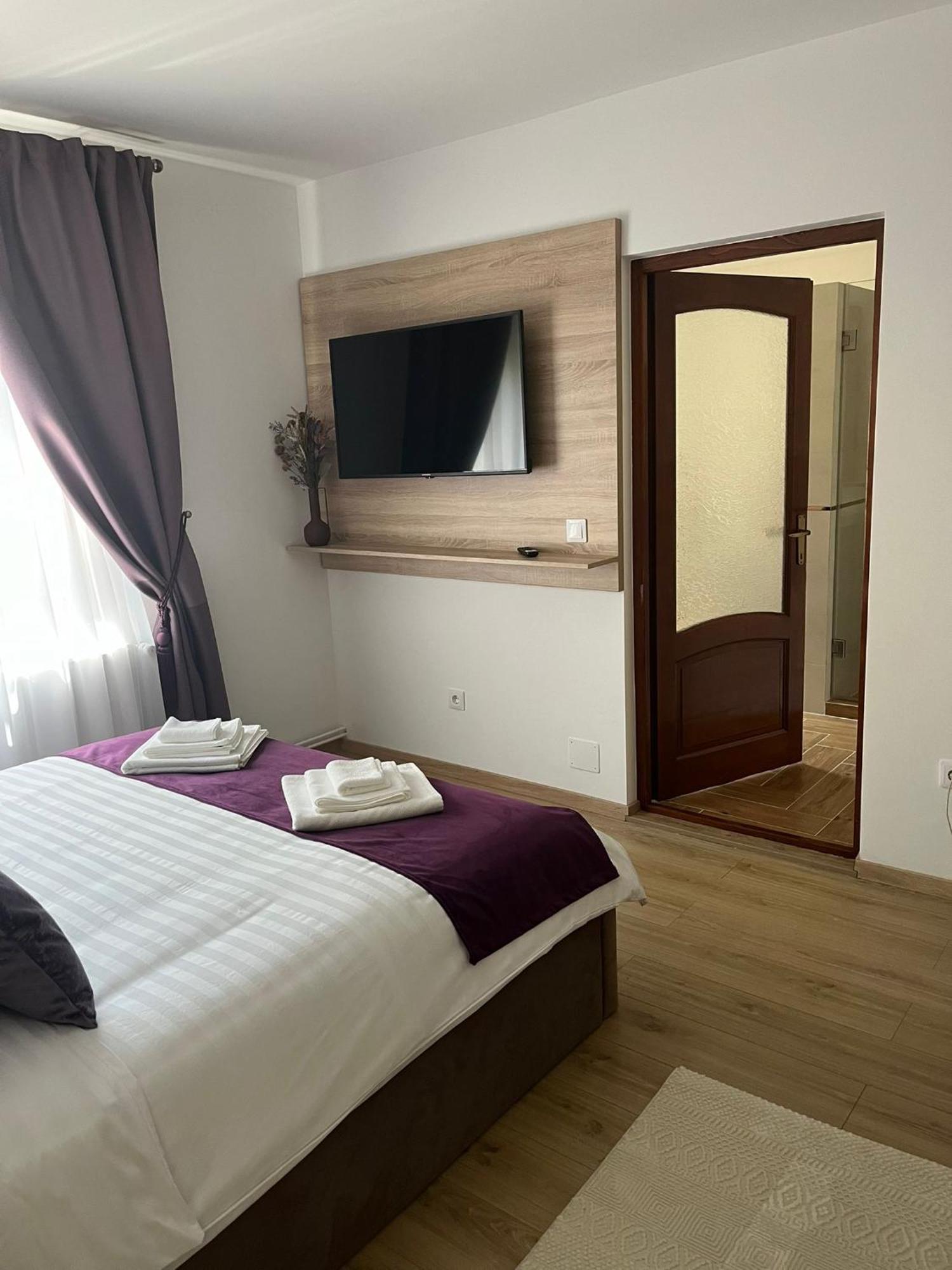 Kilometru108 Otel Leordina Dış mekan fotoğraf